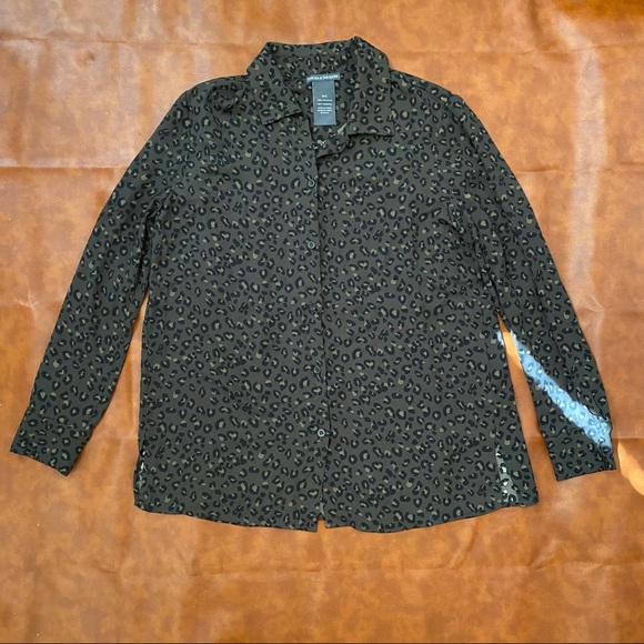 Chelsea & Theodore | Leopard Print Blouse | Button Down | S - Picture 2 of 7